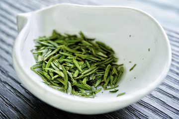 绿茶什么时候不能喝？绿茶的好处与不宜，看了这个要注意